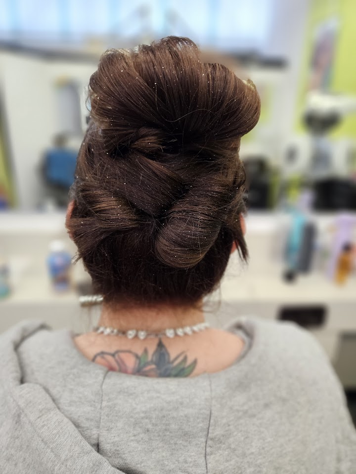 Farbe und Styling im Salon Karola